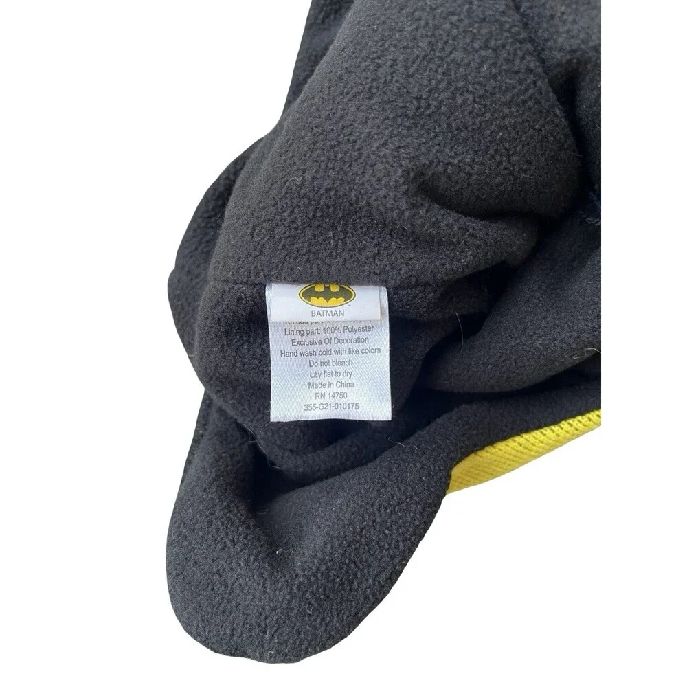 Boys Batman Winter Cap Hat Ear Flaps PomPom Grey Yellow Knit USED DC Comics